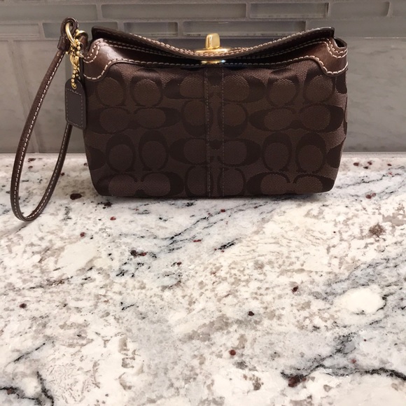 Coach classic fabric clutch wristlet - Picture 2 of 3